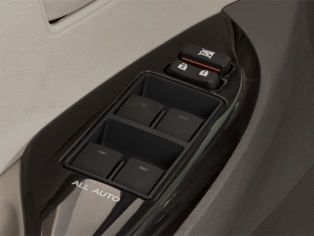 2012 Toyota Sienna XLE 8 Passenger