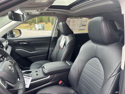 2026 Toyota Highlander Hybrid XLE