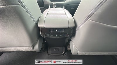 2025 Toyota Highlander XLE