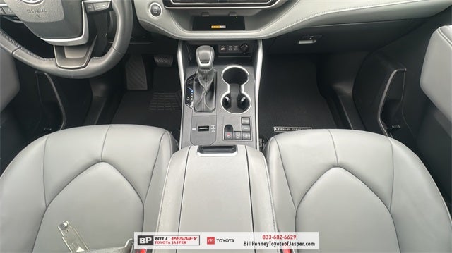 2025 Toyota Highlander XLE