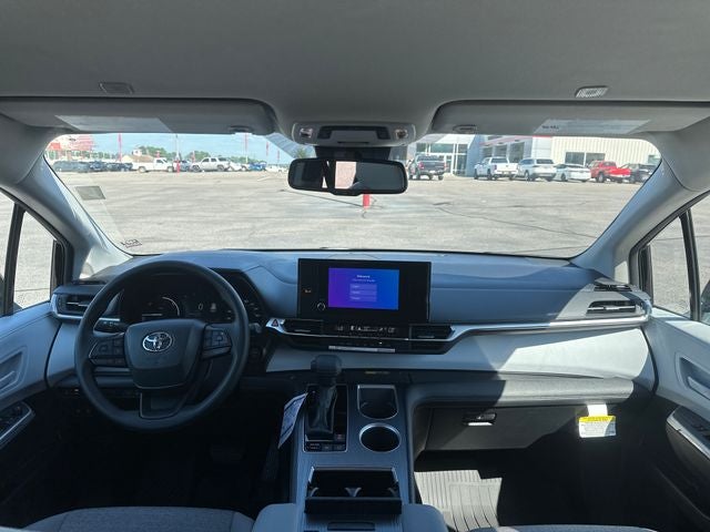 2026 Toyota Sienna LE 8 Passenger