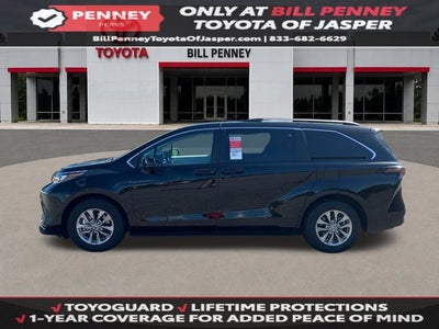 2026 Toyota Sienna LE 8 Passenger