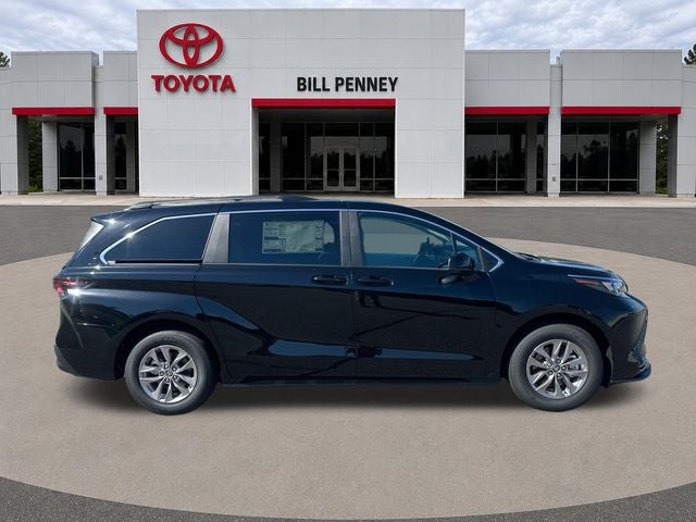 2026 Toyota Sienna LE 8 Passenger