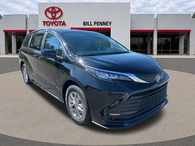 2026 Toyota Sienna LE 8 Passenger