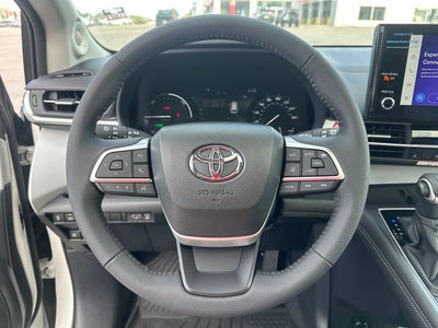 2026 Toyota Sienna XLE 8 Passenger