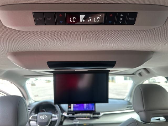 2026 Toyota Sienna XLE 8 Passenger