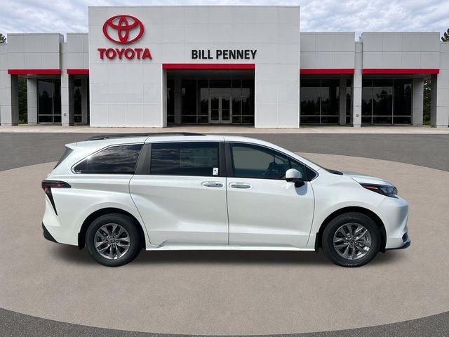 2026 Toyota Sienna XLE 8 Passenger