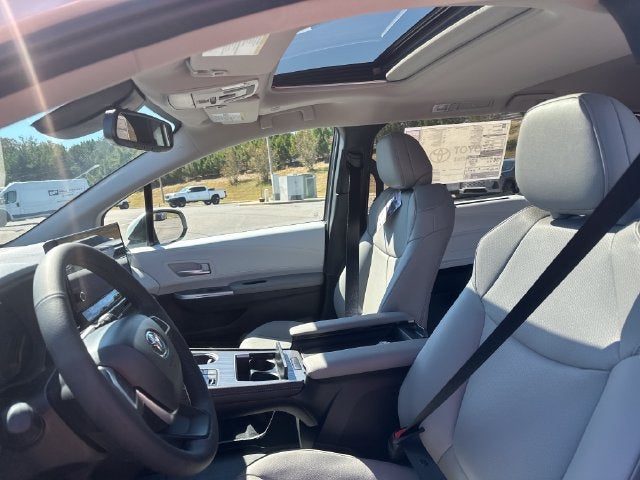 2026 Toyota Sienna XLE 8 Passenger