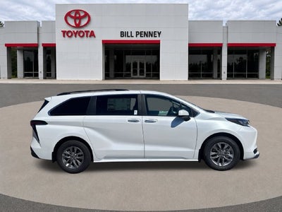 2026 Toyota Sienna XLE 8 Passenger