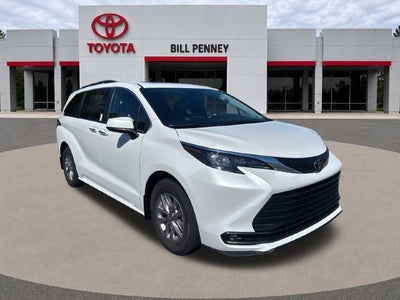 2026 Toyota Sienna XLE 8 Passenger