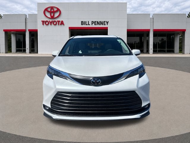 2026 Toyota Sienna XLE 8 Passenger