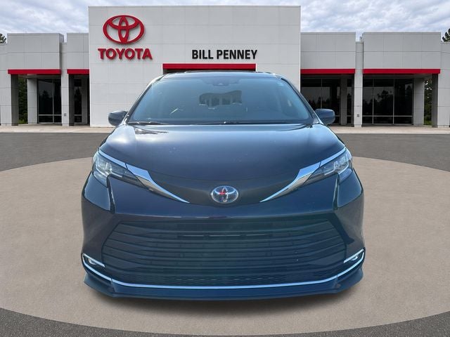 2023 Toyota Sienna XLE 8 Passenger