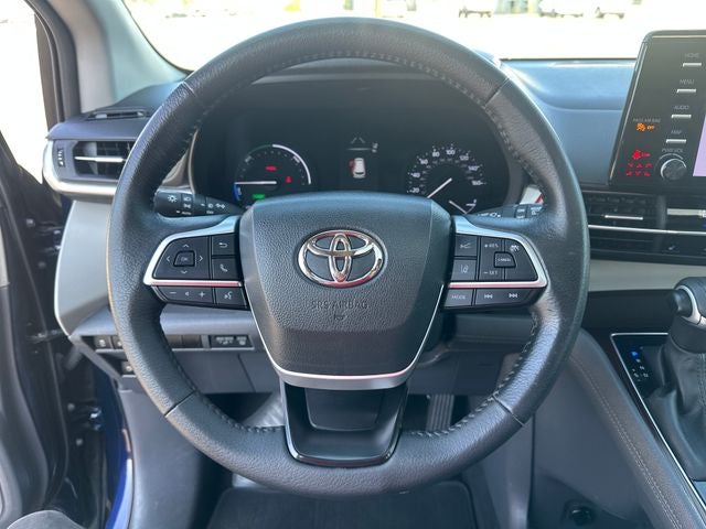 2023 Toyota Sienna XLE 8 Passenger