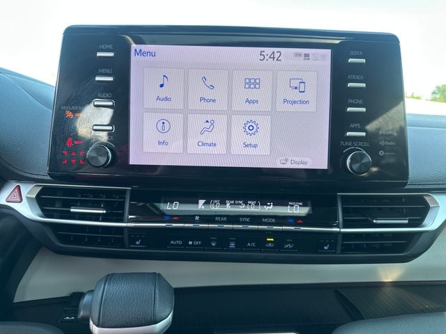 2023 Toyota Sienna XLE 8 Passenger