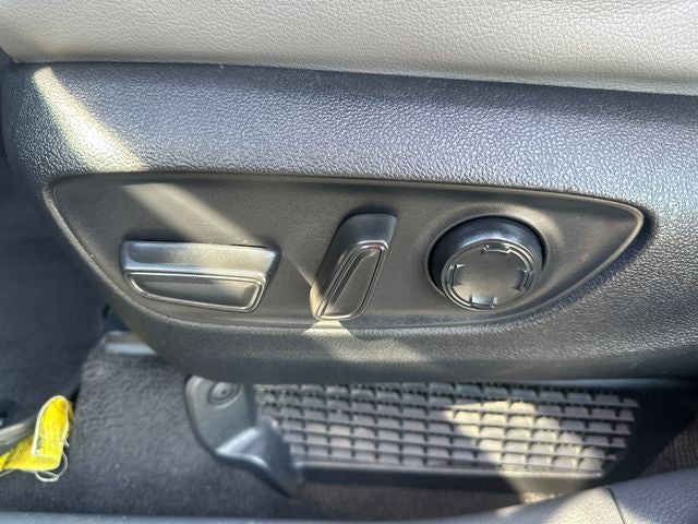 2023 Toyota Sienna XLE 8 Passenger