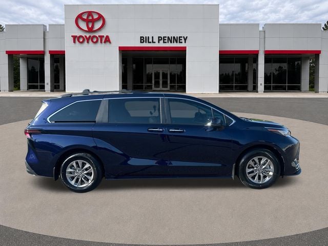 2023 Toyota Sienna XLE 8 Passenger