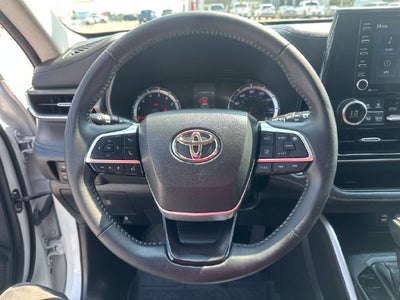 2022 Toyota Highlander LE